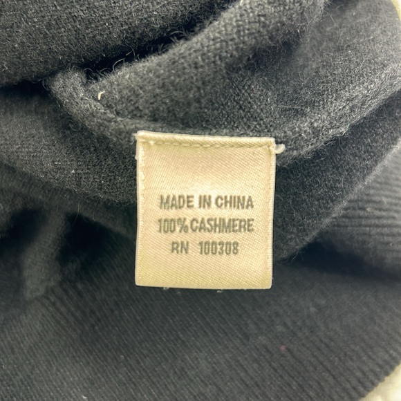 Peter Millar •XL• 100% Cashmere Vintage V Neck Sweater - Picture 4 of 7